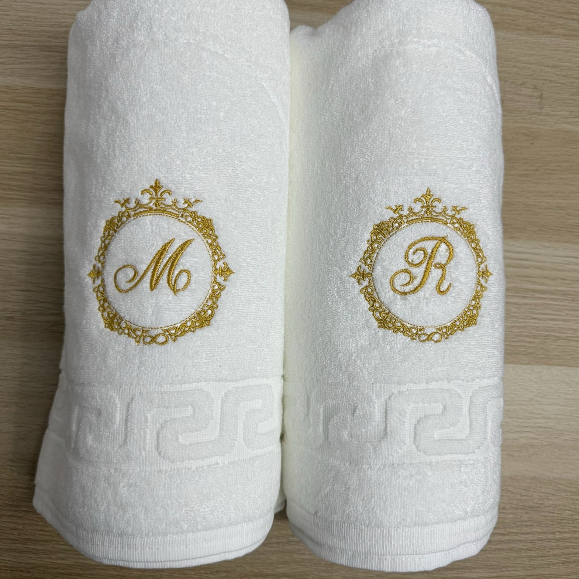 Toalha Branca Personalizada com Monograma