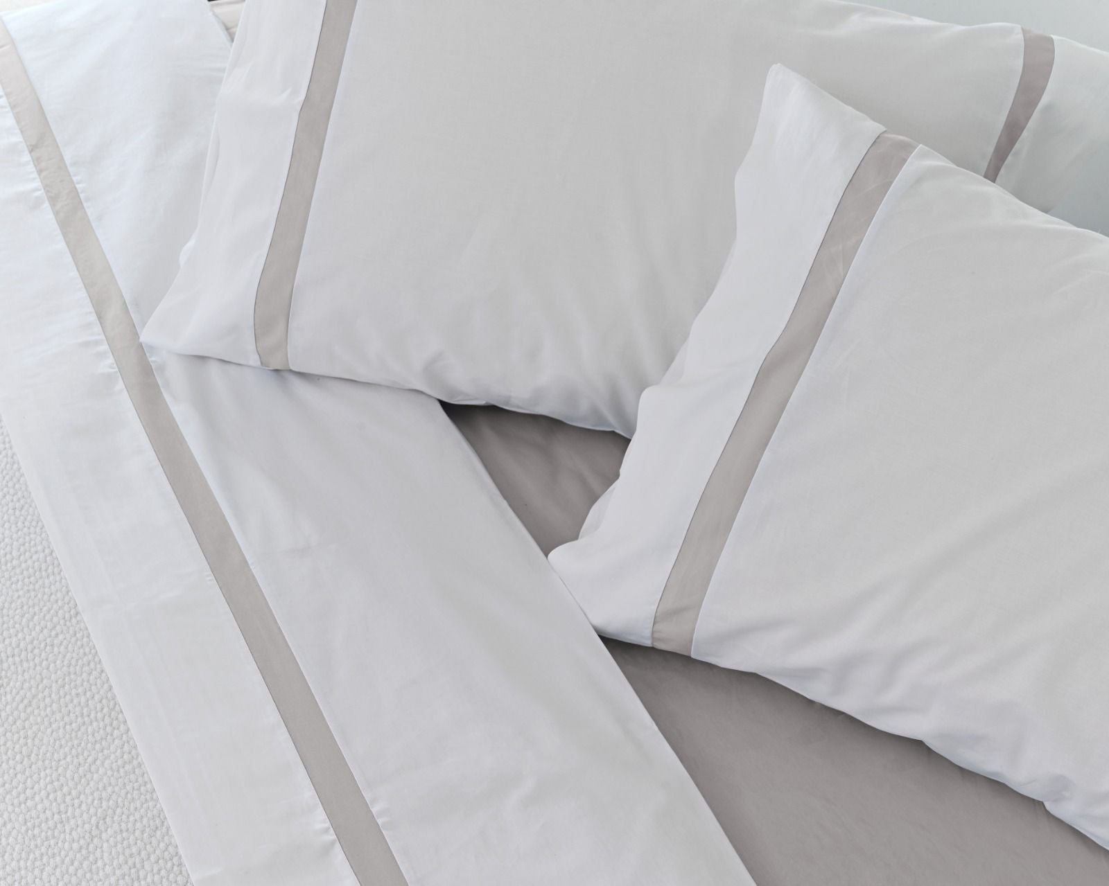 Lençóis Risca Percal 300 Fios - Cinza