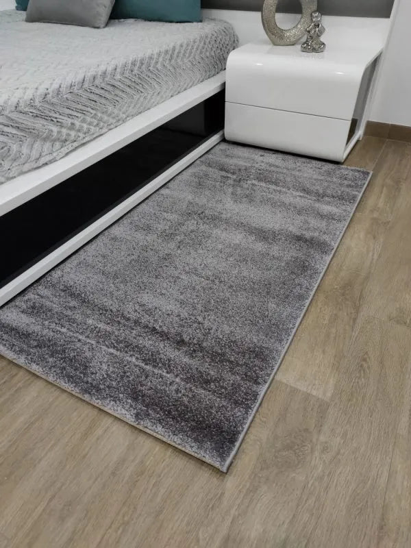 Tapete Liso Pelo Baixo Cinza Escuro - Monaco