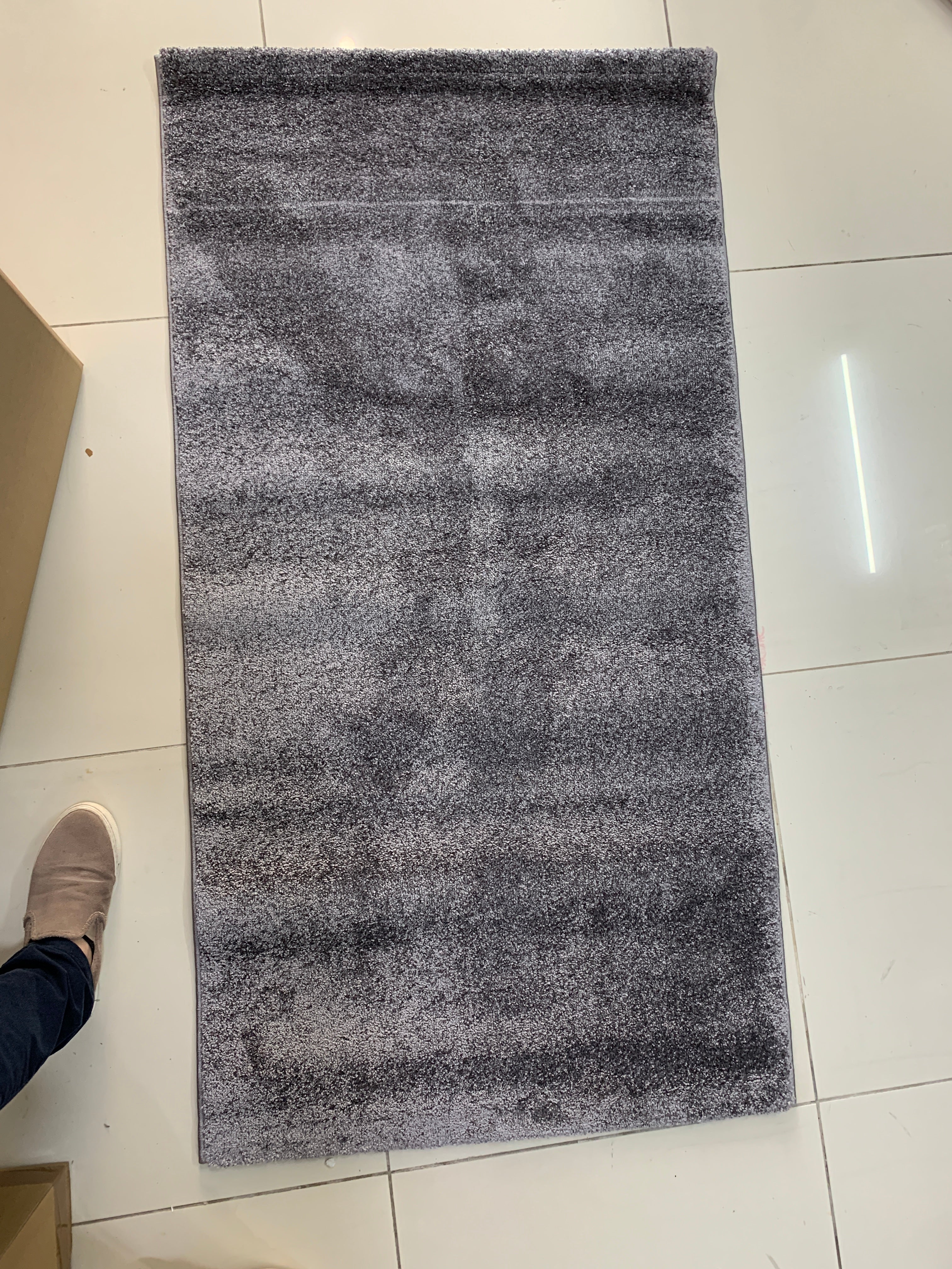 Tapete Liso Pelo Baixo Cinza Escuro - Monaco