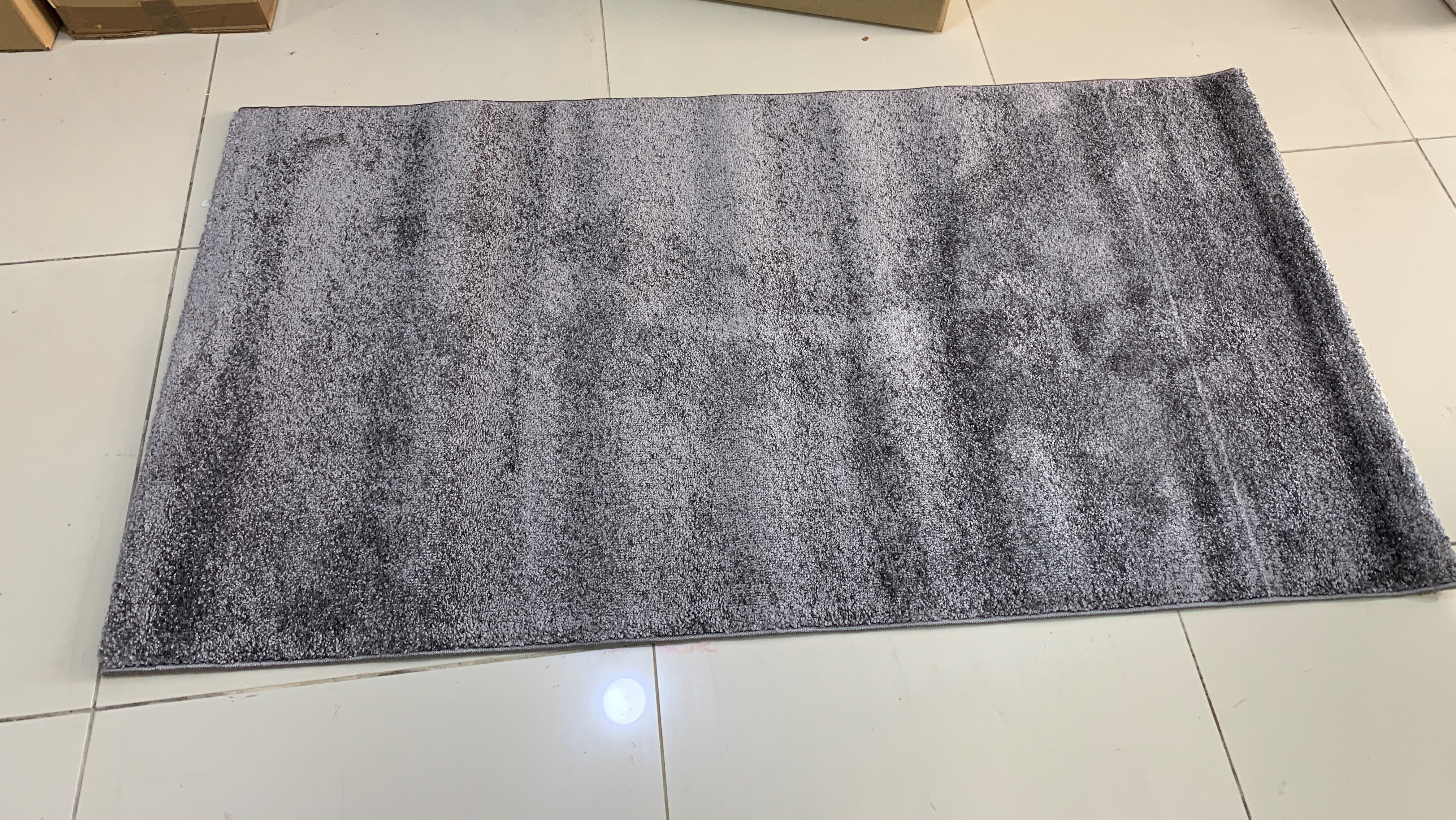 Tapete Liso Pelo Baixo Cinza Escuro - Monaco