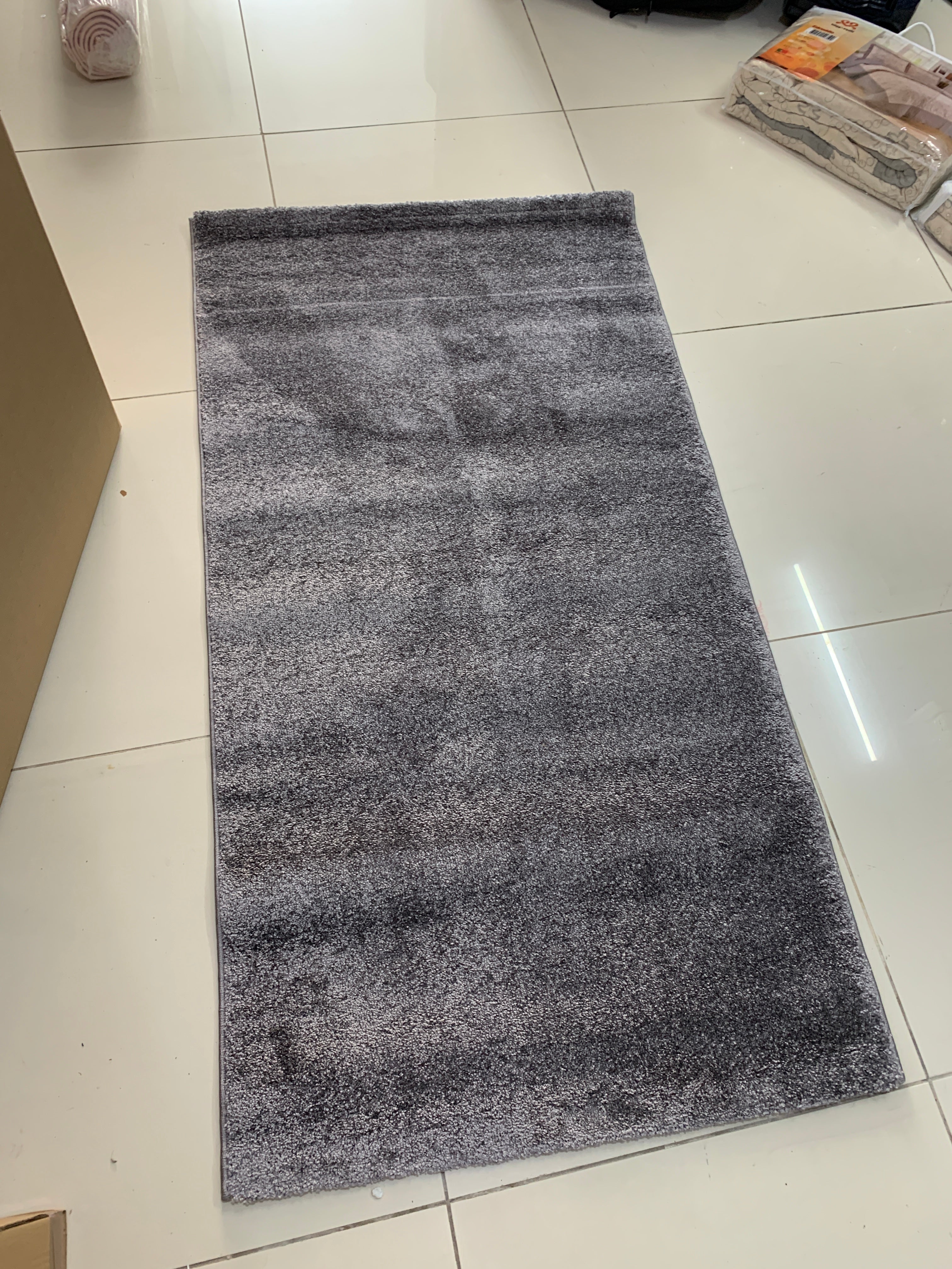 Tapete Liso Pelo Baixo Cinza Escuro - Monaco