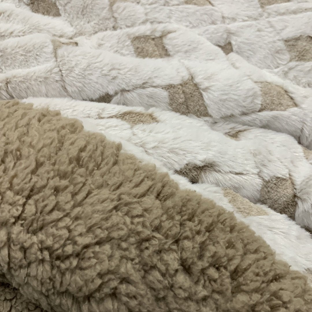 Edredon Xadrez Castanho com Pelo de Borrego - Larbonito