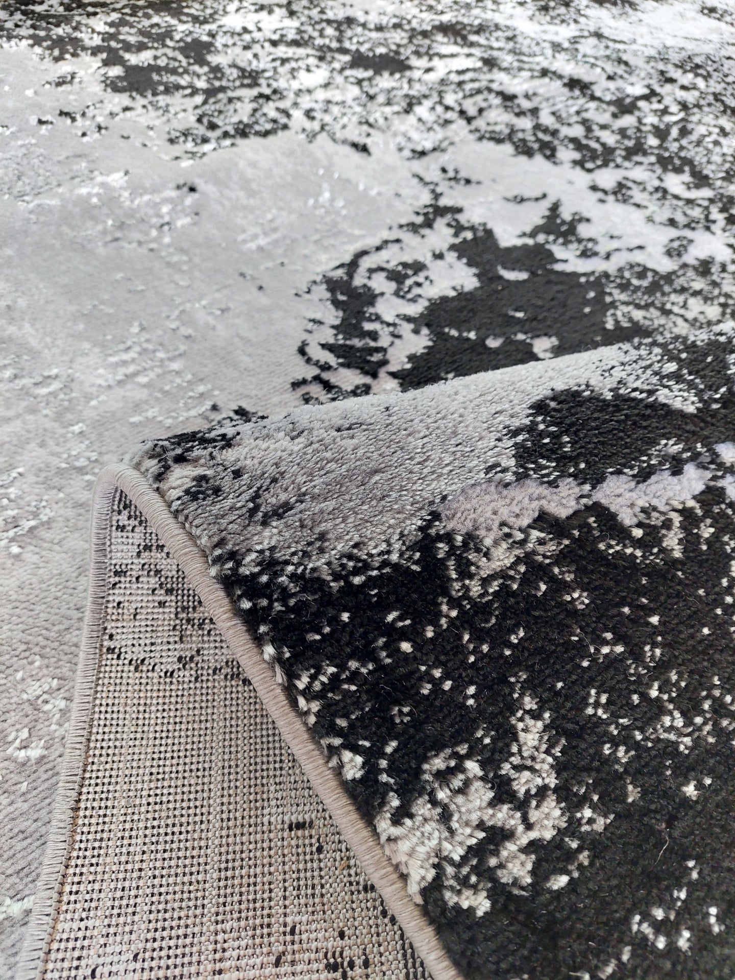 Tapetes Vitor Preto e Cinza - Larbonito